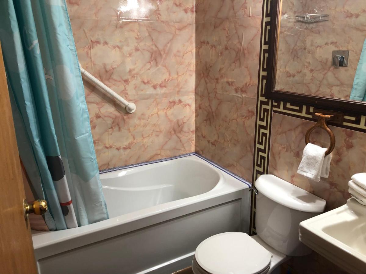 Heritage Place Hotel Gravelbourg Ngoại thất bức ảnh