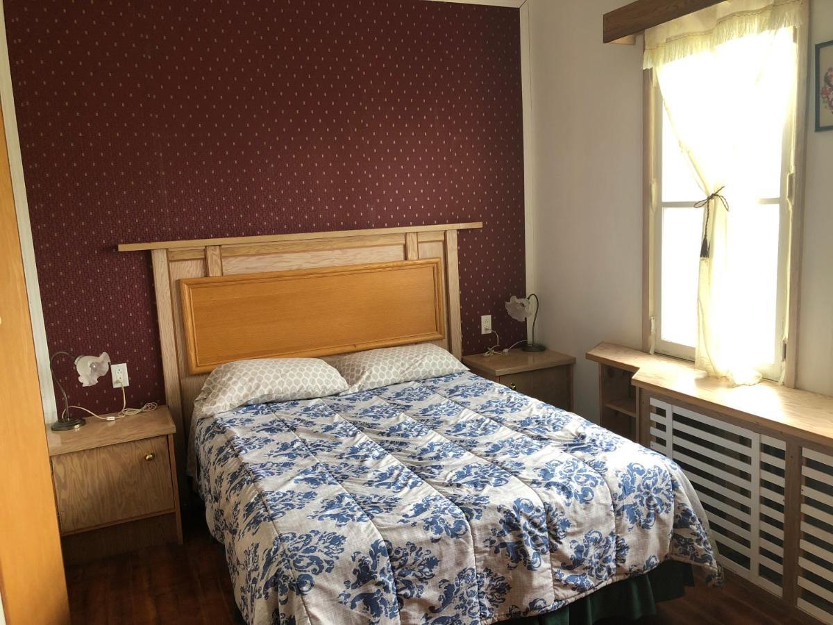Heritage Place Hotel Gravelbourg Ngoại thất bức ảnh
