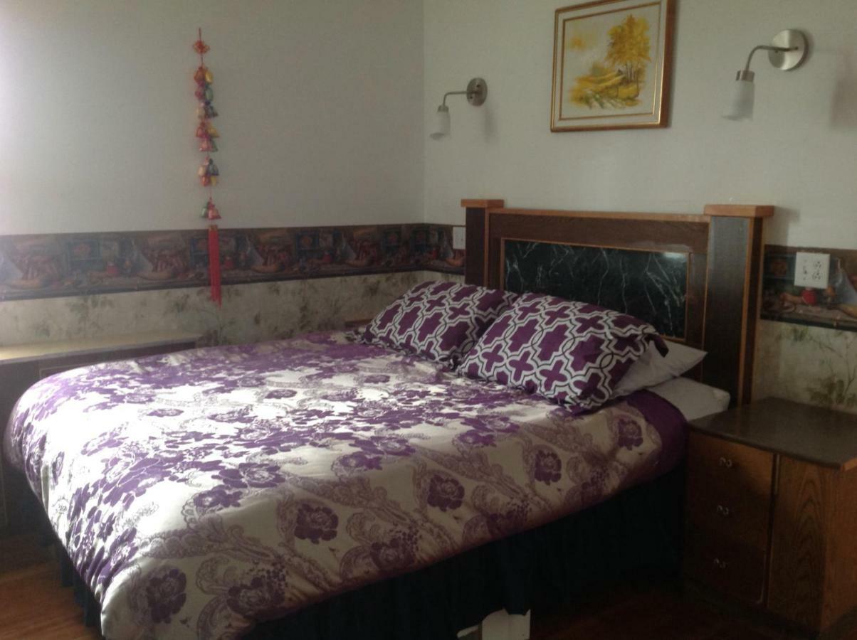Heritage Place Hotel Gravelbourg Ngoại thất bức ảnh