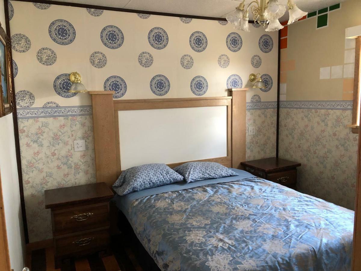 Heritage Place Hotel Gravelbourg Ngoại thất bức ảnh