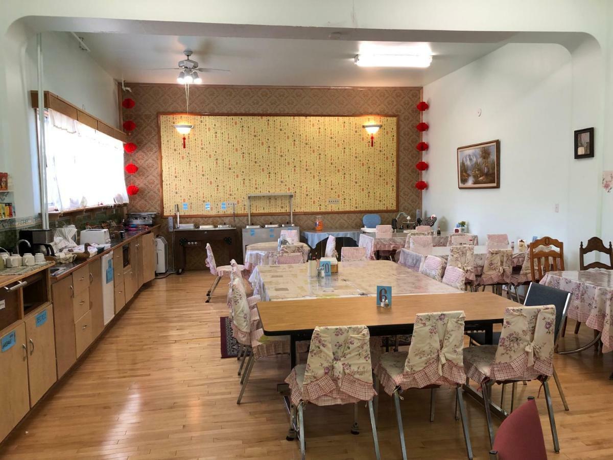 Heritage Place Hotel Gravelbourg Ngoại thất bức ảnh